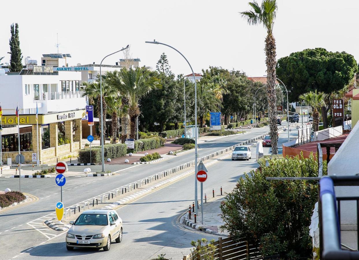Apartment Sea Side In Kato Paphos